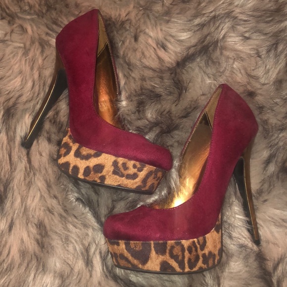 Never worn heels - Picture 2 of 4